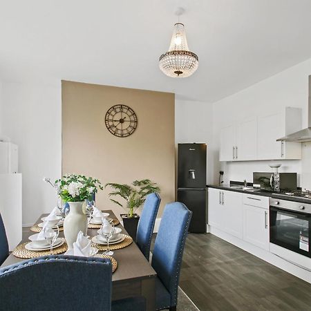 Home In Woodhouse, Leeds リーズ エクステリア 写真