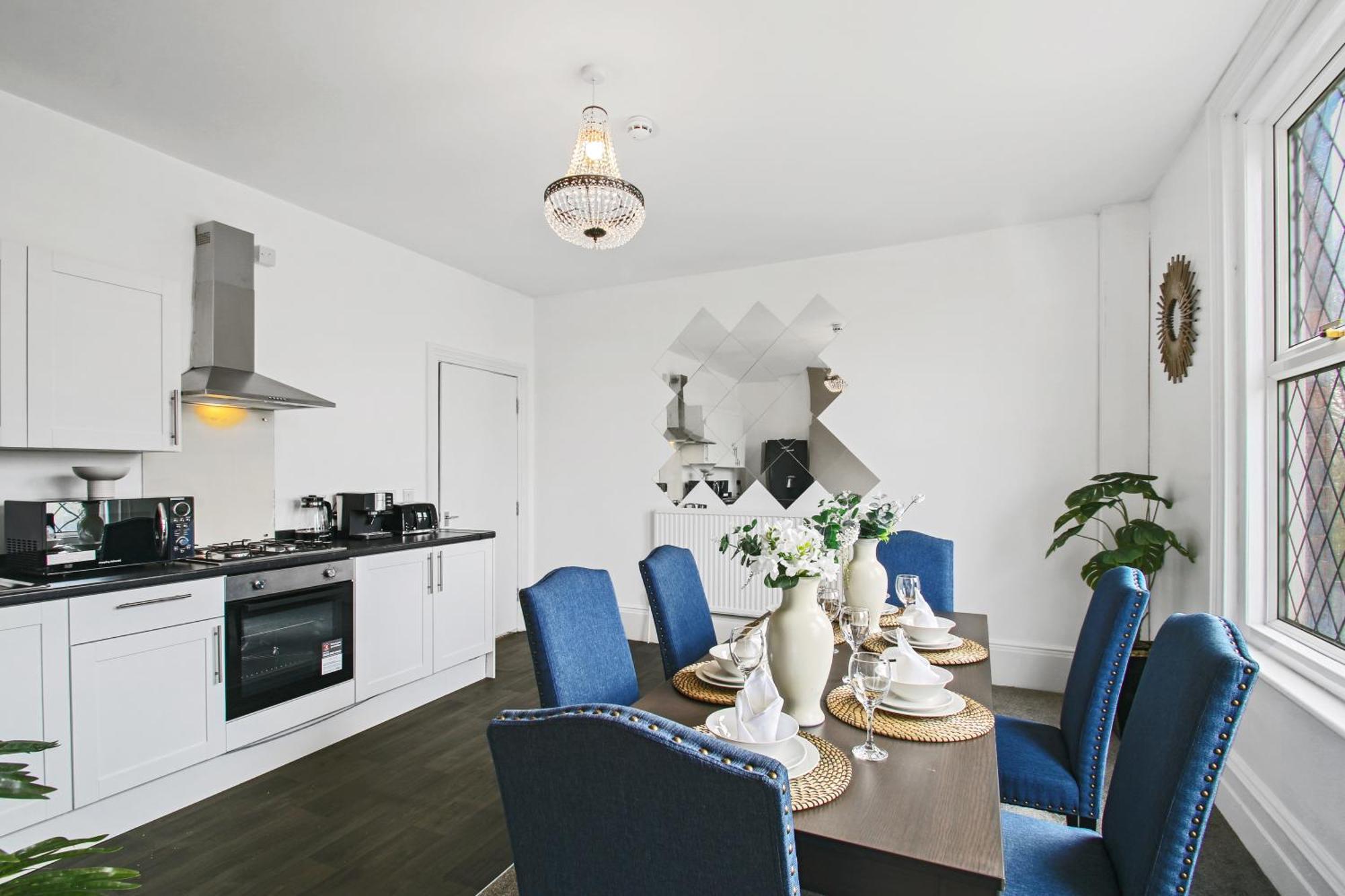 Home In Woodhouse, Leeds リーズ エクステリア 写真